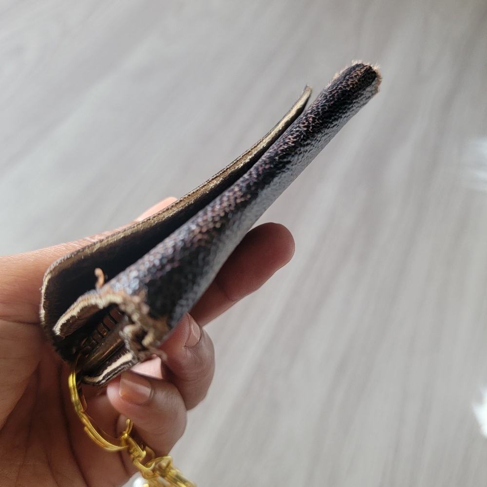 SALE🎉 Authentic Louis Vuitton Damier Checkered Key Holder With Box - Picture 10 of 13